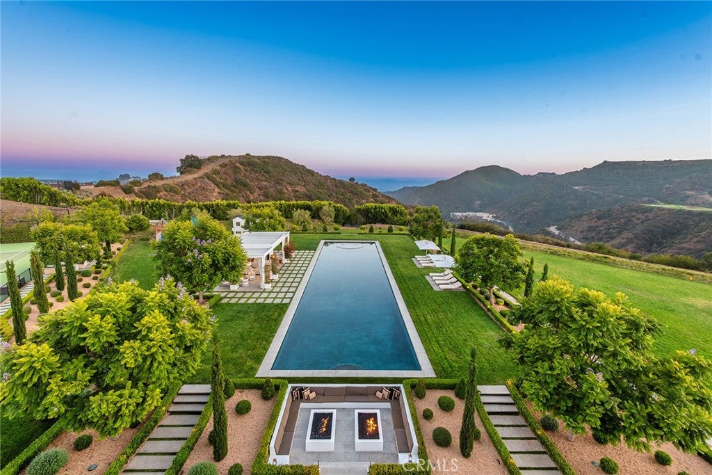 Los Angeles, California, 90077, United States, 8 Bedrooms Bedrooms, ,12 BathroomsBathrooms,Residential,Active,1905105