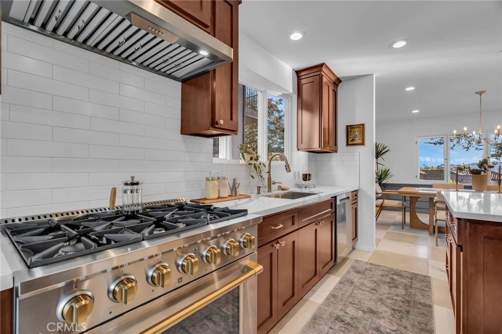 Glendale, California, 91202, United States, 3 Bedrooms Bedrooms, ,3 BathroomsBathrooms,Residential,Active,1967125