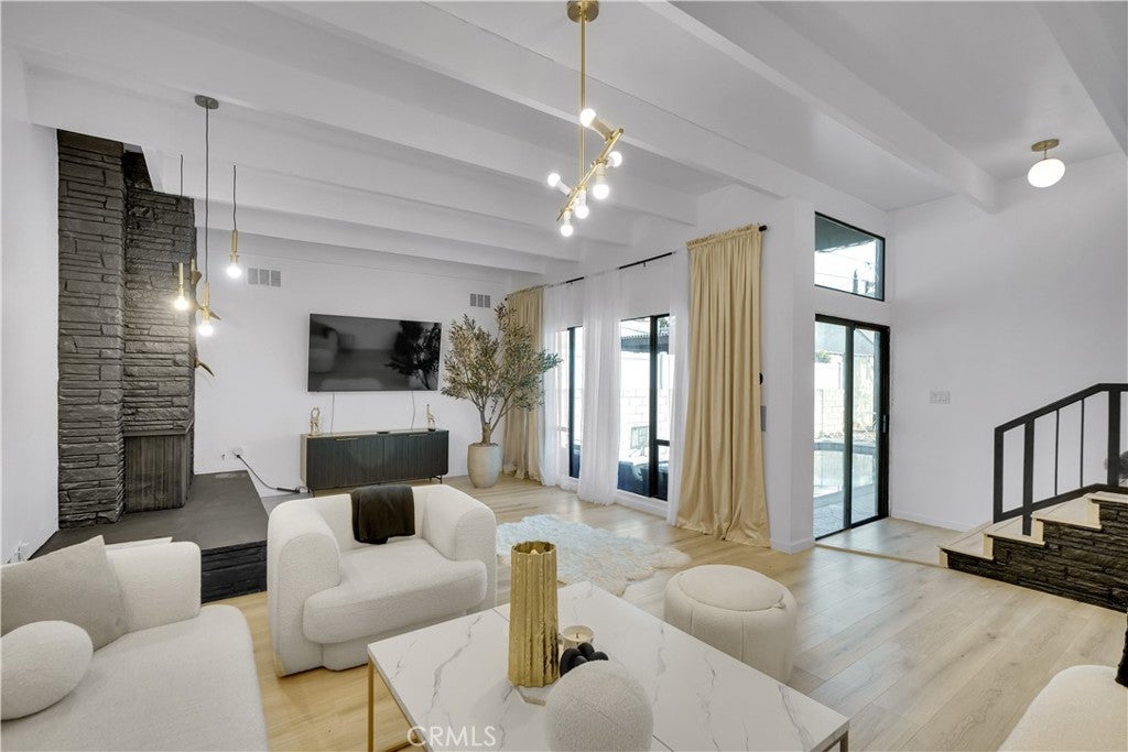 Glendale, California, 91206, United States, 4 Bedrooms Bedrooms, ,3 BathroomsBathrooms,Residential,Active,1963262