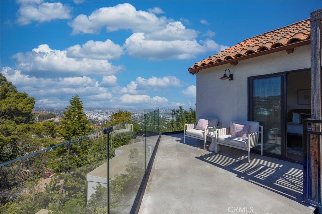 Los Angeles, California, 90046, United States, 3 Bedrooms Bedrooms, ,4 BathroomsBathrooms,Residential,Active,1862862