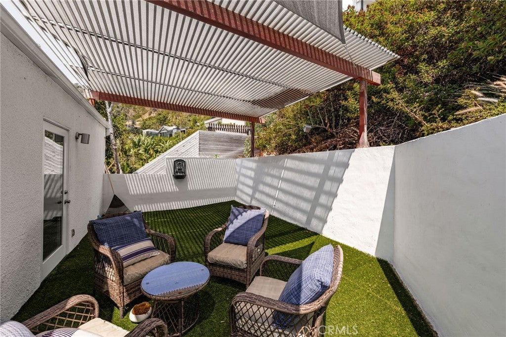 Los Angeles, California, 90069, United States, 3 Bedrooms Bedrooms, ,4 BathroomsBathrooms,Residential,Active,1959526