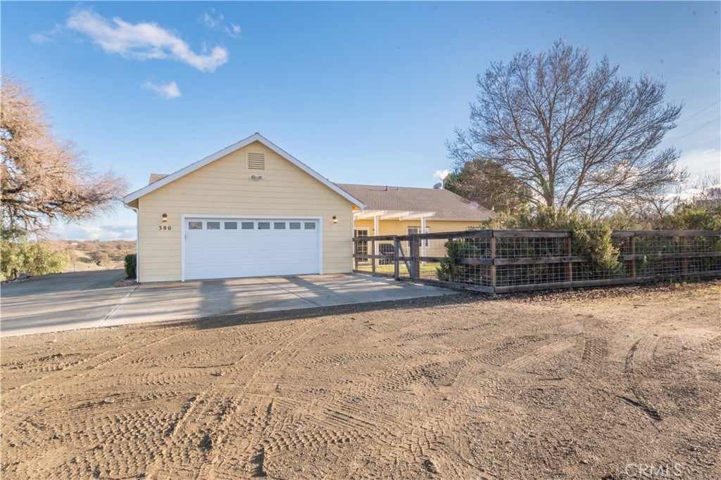 Paso Robles, California, 93446, United States, 5 Bedrooms Bedrooms, ,6 BathroomsBathrooms,Residential,Active,1821961