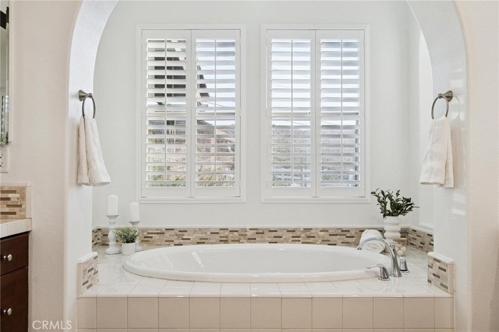 Canyon Country, California, 91387, United States, 3 Bedrooms Bedrooms, ,4 BathroomsBathrooms,Residential,Active,2015235