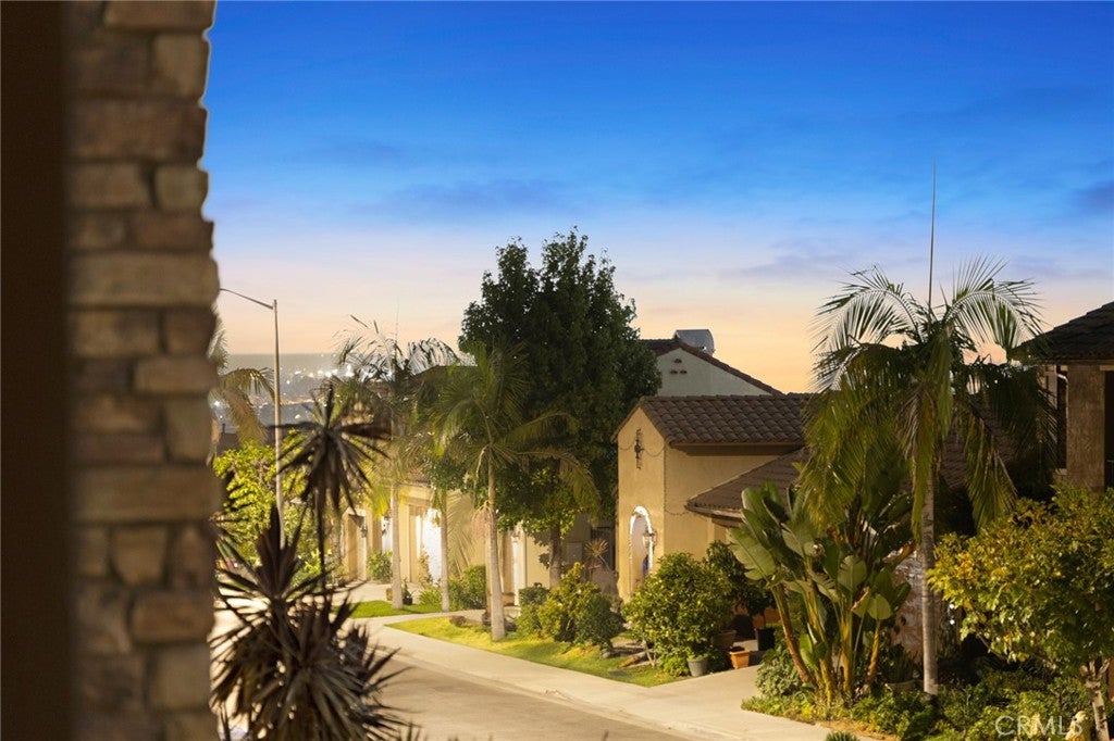 Monterey Park, California, 91754, United States, 5 Bedrooms Bedrooms, ,5 BathroomsBathrooms,Residential,Active,1988440