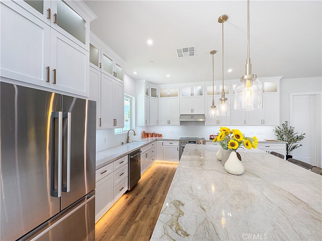 Temecula, California, 92591, United States, 3 Bedrooms Bedrooms, ,3 BathroomsBathrooms,Residential,Active,1711275