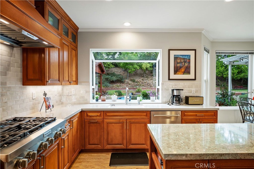 Granada Hills, California, 91344, United States, 5 Bedrooms Bedrooms, ,3 BathroomsBathrooms,Residential,Active,1952998