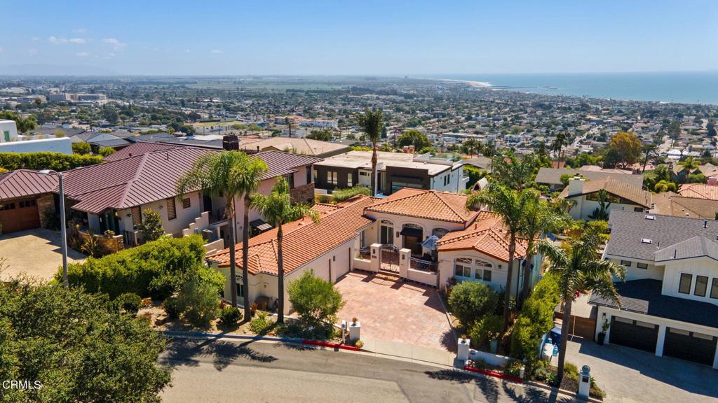 Ventura, California, 93001, United States, ,4 BathroomsBathrooms,Residential,Active,1853317