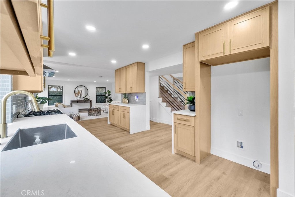 Huntington Beach, California, 92646, United States, 4 Bedrooms Bedrooms, ,3 BathroomsBathrooms,Residential,Active,1998762