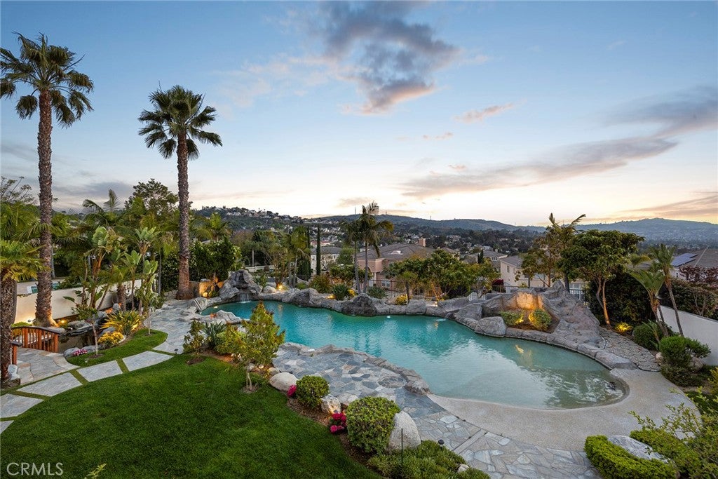 Rowland Heights, California, 91748, United States, 5 Bedrooms Bedrooms, ,6 BathroomsBathrooms,Residential,Pending,1986868