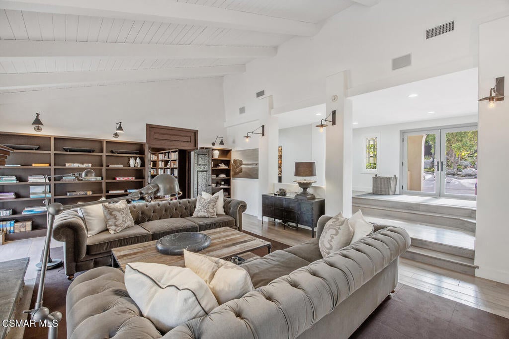 Malibu, California, 90265, United States, 4 Bedrooms Bedrooms, ,5 BathroomsBathrooms,Residential,Active,1892428