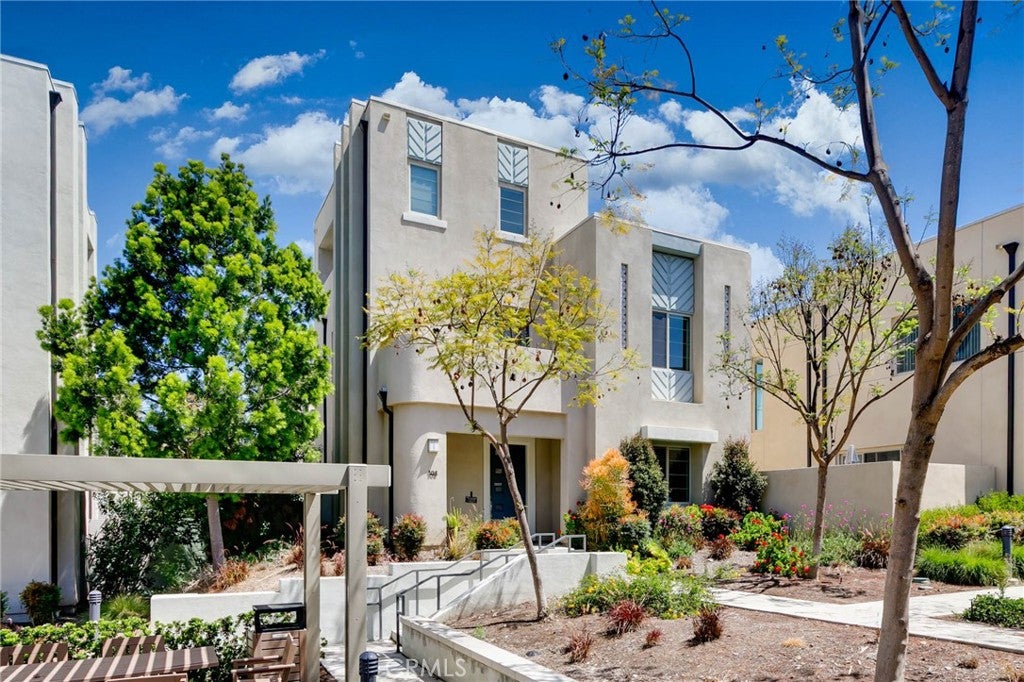 Irvine, California, 92618, United States, 3 Bedrooms Bedrooms, ,3 BathroomsBathrooms,Residential,Active,1942374