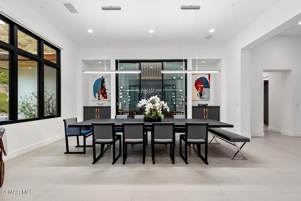 Westlake Village, California, 91361, United States, 4 Bedrooms Bedrooms, ,6 BathroomsBathrooms,Residential,Active,1989774