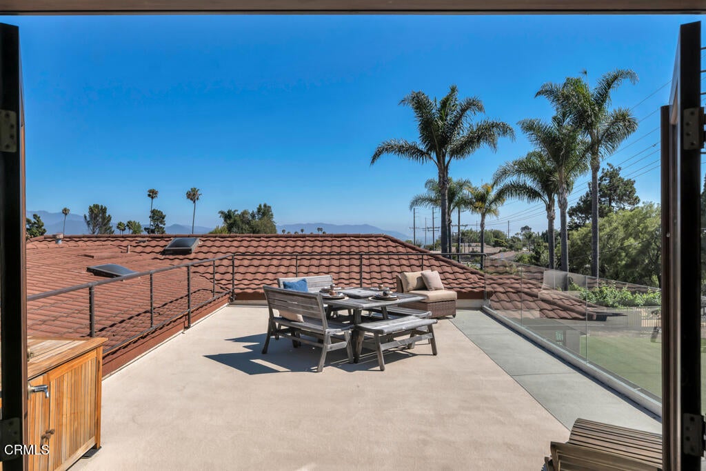 Camarillo, California, 93010, United States, 5 Bedrooms Bedrooms, ,5 BathroomsBathrooms,Residential,Active,1905055