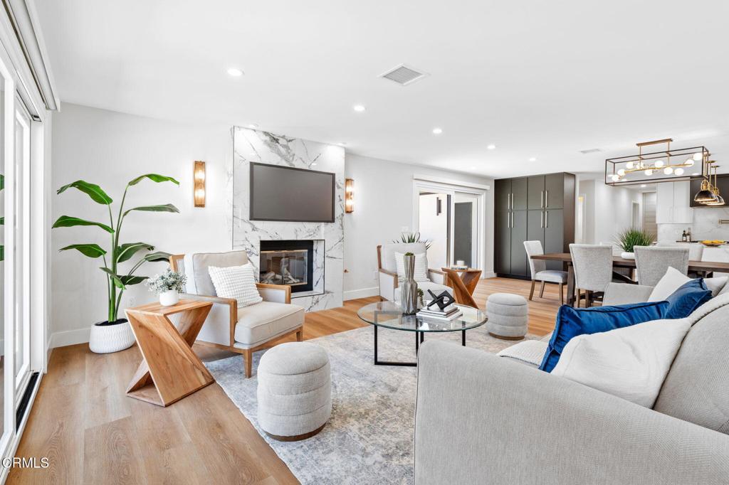 Ventura, California, 93003, United States, 4 Bedrooms Bedrooms, ,3 BathroomsBathrooms,Residential,Active,1936147