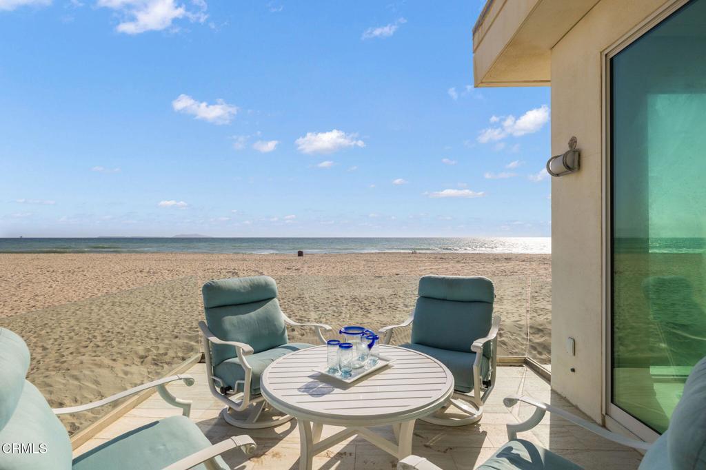 Oxnard, California, 93035, United States, 4 Bedrooms Bedrooms, ,6 BathroomsBathrooms,Residential,Active,1849510
