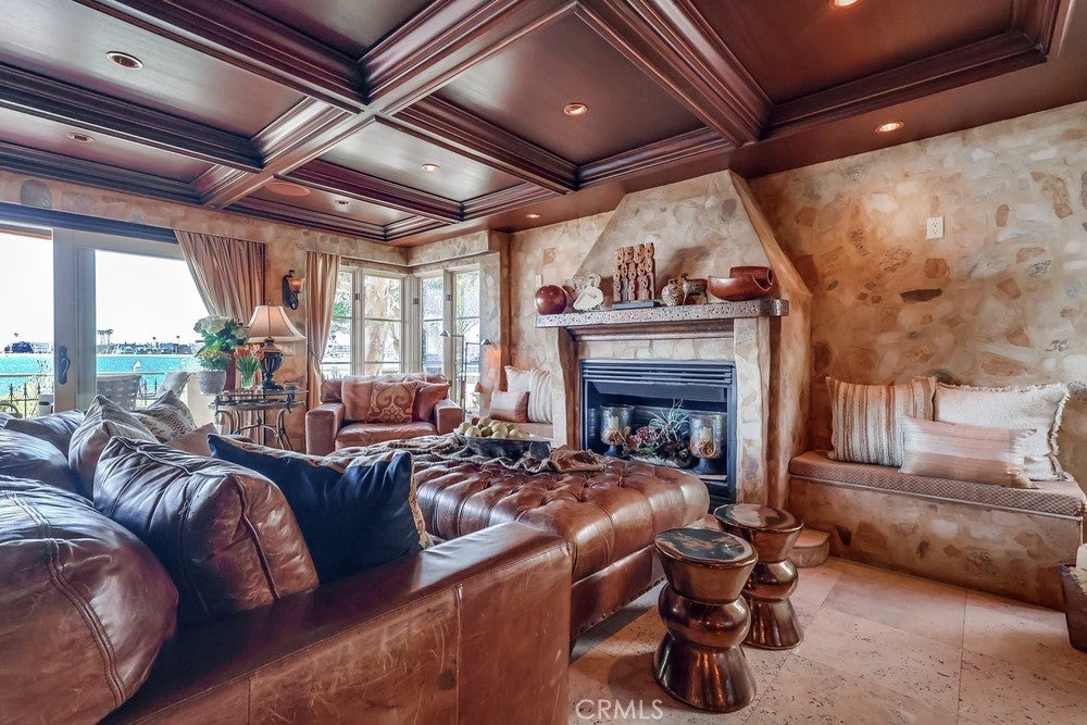 Long Beach, California, 90803, United States, 4 Bedrooms Bedrooms, ,4 BathroomsBathrooms,Residential,Active,1903219