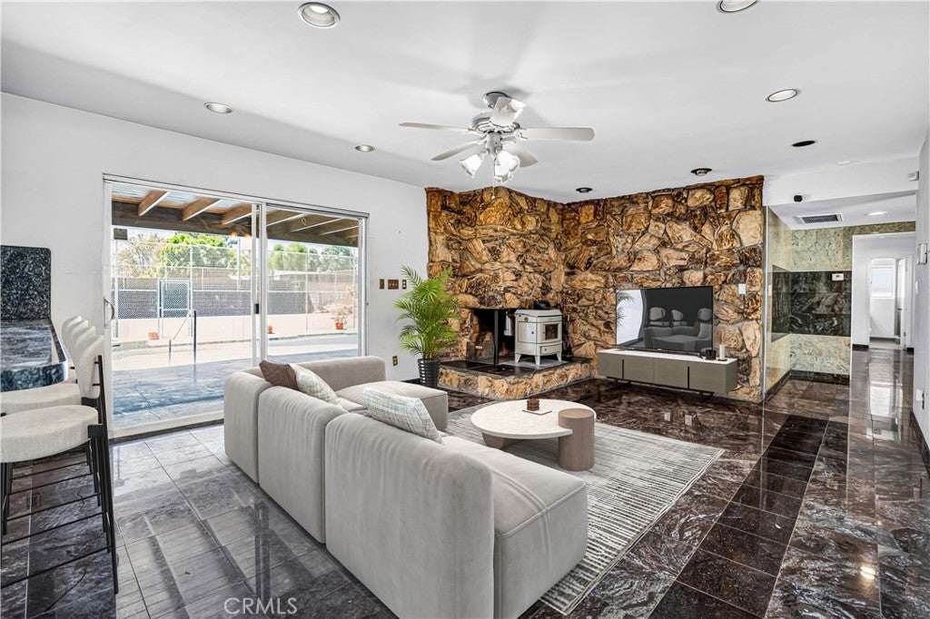 Granada Hills, California, 91344, United States, 5 Bedrooms Bedrooms, ,4 BathroomsBathrooms,Residential,Active,1929698