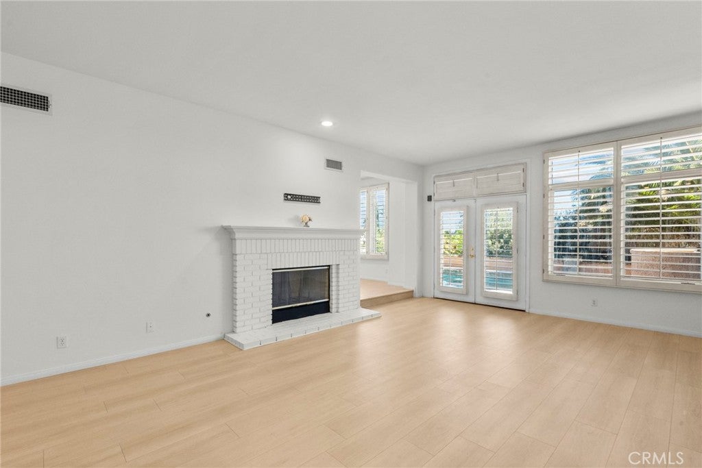 Canoga Park, California, 91304, United States, 5 Bedrooms Bedrooms, ,5 BathroomsBathrooms,Residential,Active,2006939