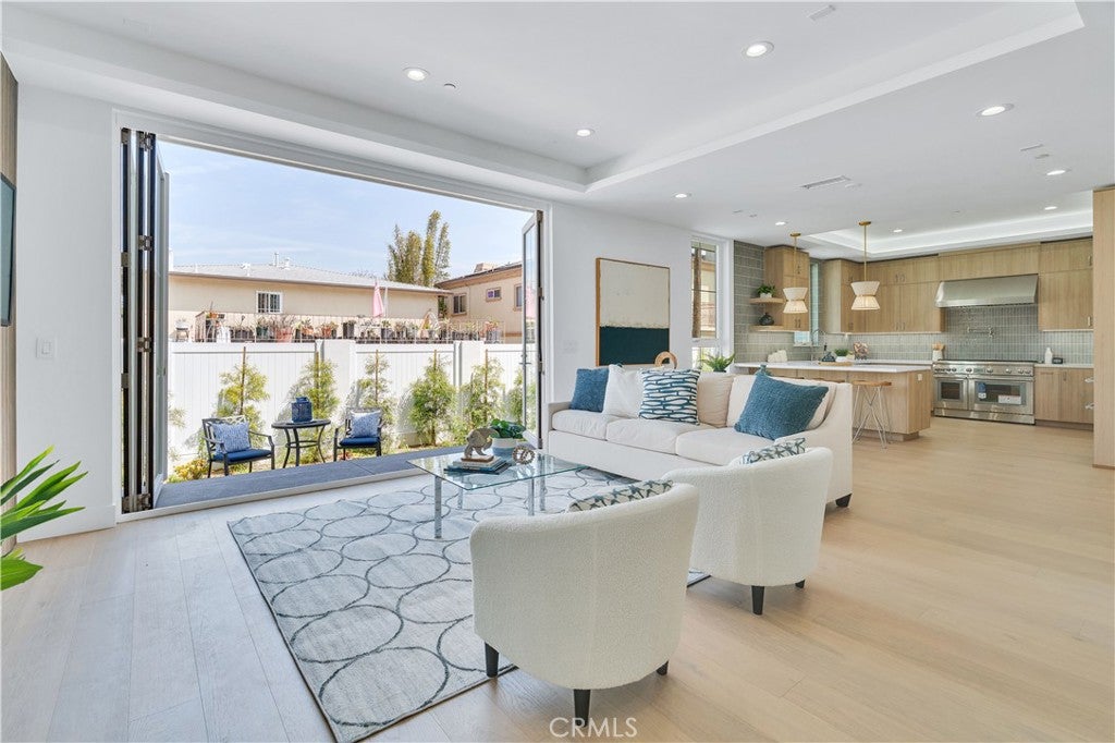 Redondo Beach, California, 90278, United States, 5 Bedrooms Bedrooms, ,5 BathroomsBathrooms,Residential,Active,1959976