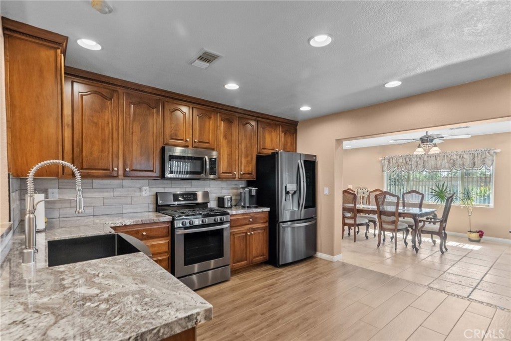 Palmdale, California, 93551, United States, ,4 BathroomsBathrooms,Residential,Active,1852745