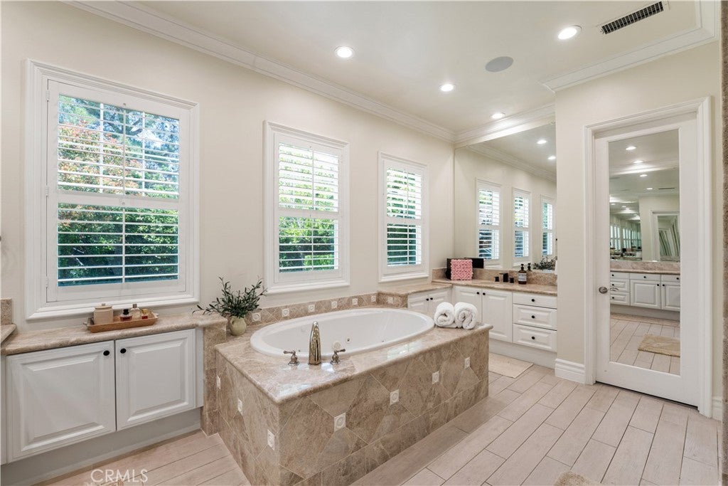 Canyon Country, California, 91387, United States, 4 Bedrooms Bedrooms, ,5 BathroomsBathrooms,Residential,Active,1829894