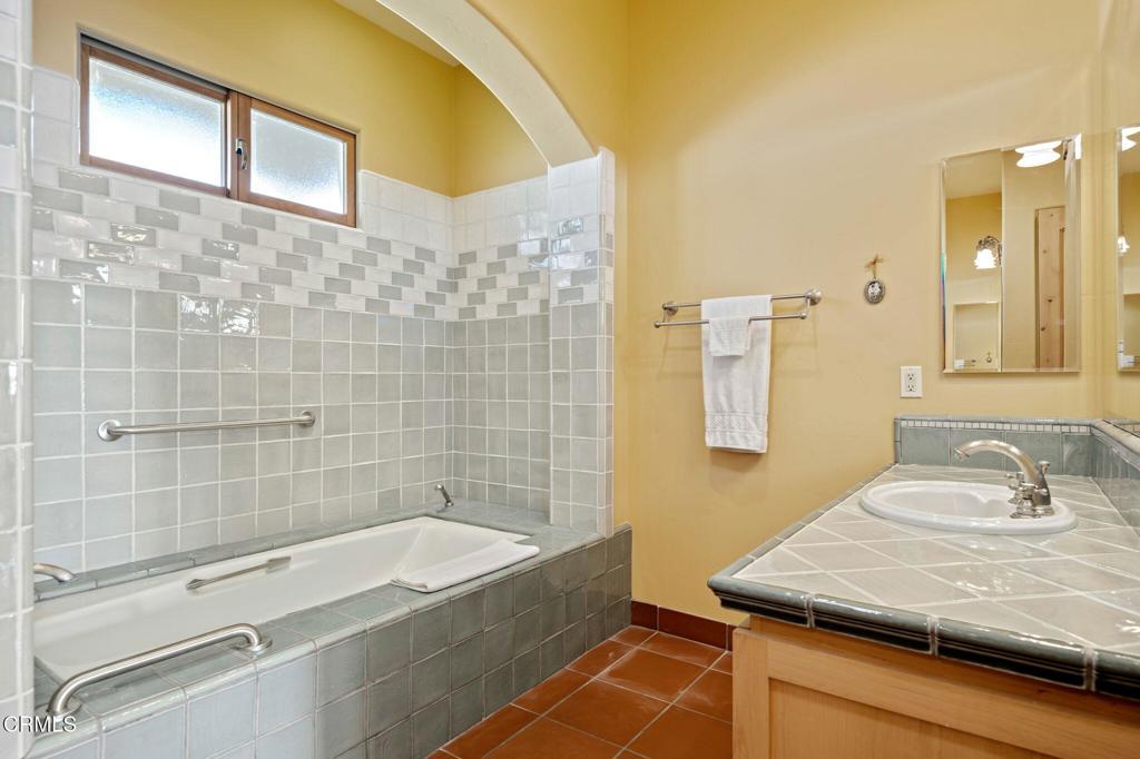 Ventura, California, 93001, United States, 3 Bedrooms Bedrooms, ,4 BathroomsBathrooms,Residential,Active,1748186