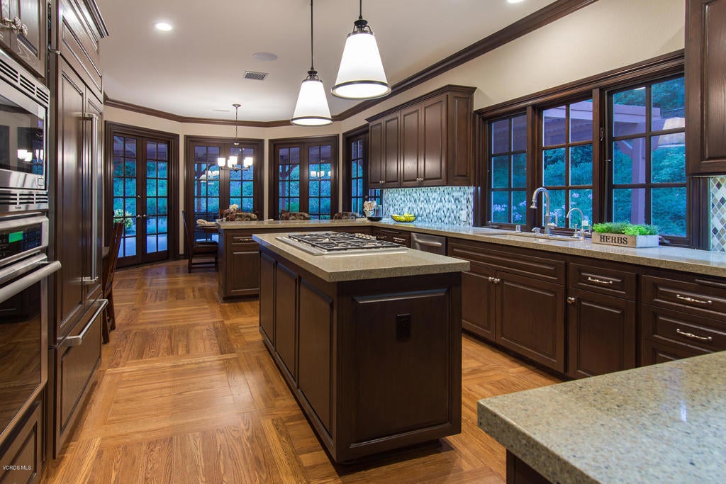 Agoura Hills, California, 91301, United States, 5 Bedrooms Bedrooms, ,5 BathroomsBathrooms,Residential,Active,2012898