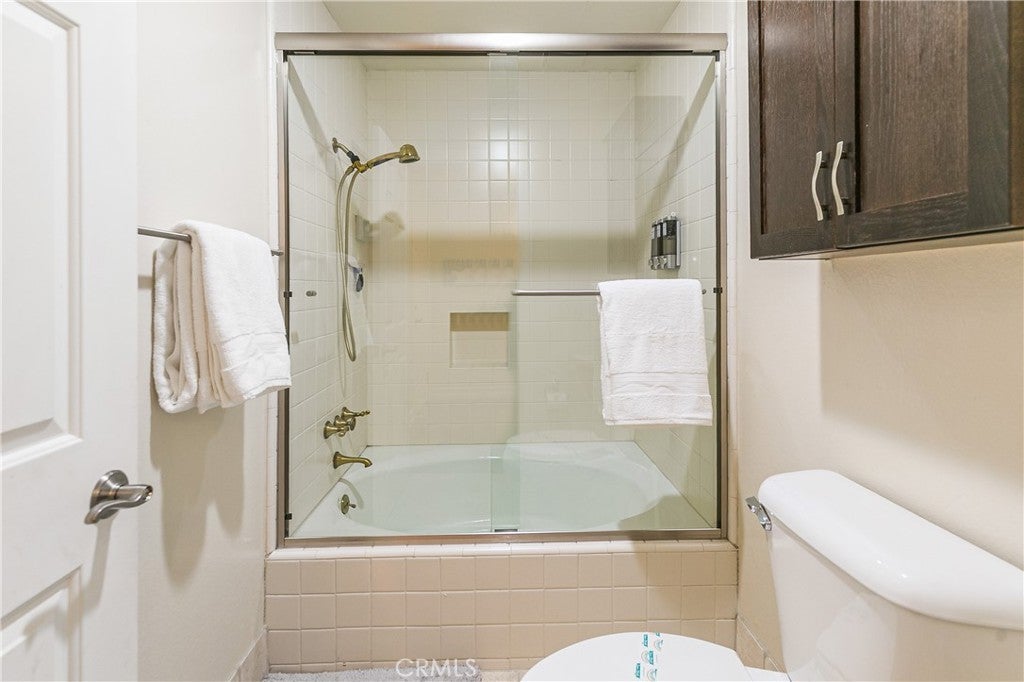 Lake Arrowhead, California, 92352, United States, 2 Bedrooms Bedrooms, ,3 BathroomsBathrooms,Residential,Active,1908134
