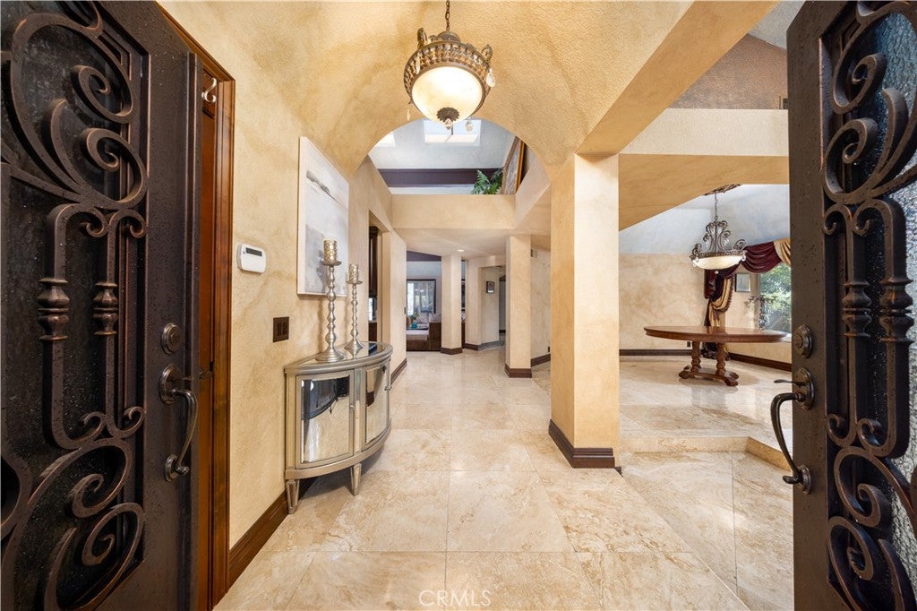 Pomona, California, 91766, United States, 5 Bedrooms Bedrooms, ,5 BathroomsBathrooms,Residential,Active,1989773