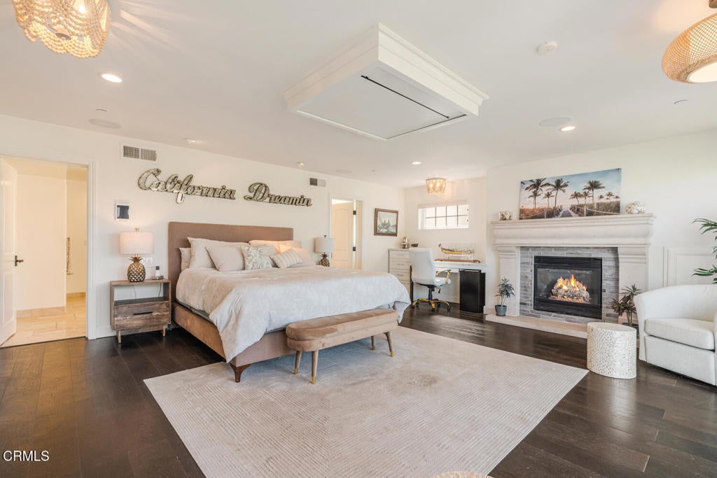 Oxnard, California, 93035, United States, 5 Bedrooms Bedrooms, ,6 BathroomsBathrooms,Residential,Contingent,1973330