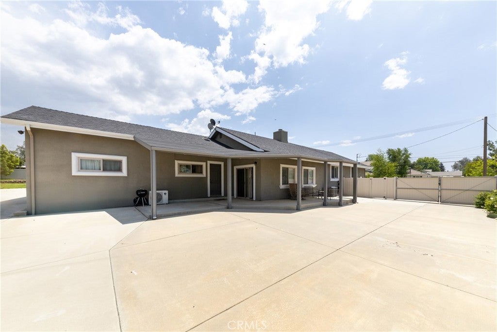 Yucaipa, California, 92399, United States, 5 Bedrooms Bedrooms, ,4 BathroomsBathrooms,Residential,Pending,1985872