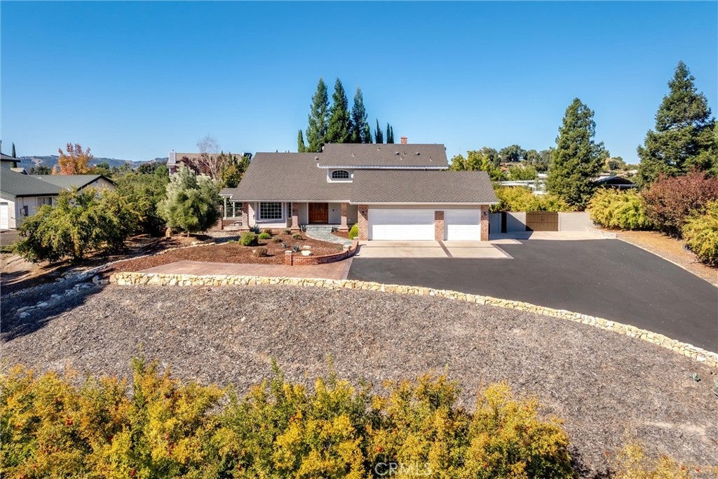 Paso Robles, California, 93446, United States, 4 Bedrooms Bedrooms, ,3 BathroomsBathrooms,Residential,Active,1973344