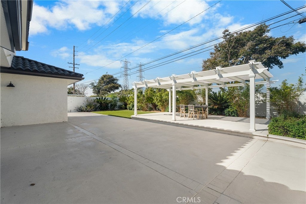 Huntington Beach, California, 92646, United States, 4 Bedrooms Bedrooms, ,5 BathroomsBathrooms,Residential,Active,1969639