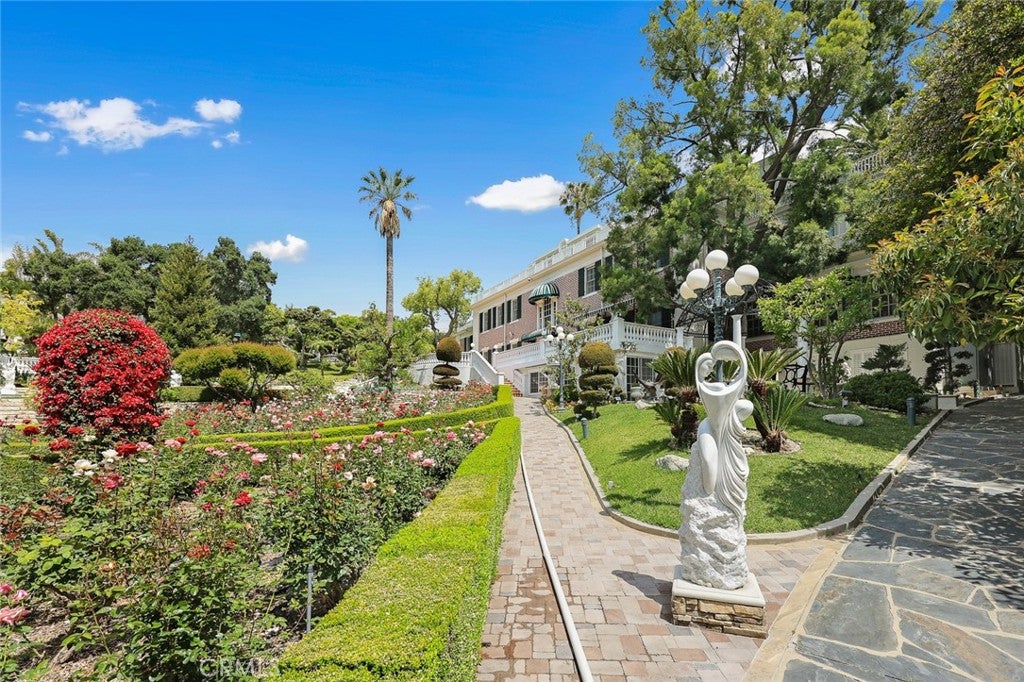 San Marino, California, 91108, United States, 6 Bedrooms Bedrooms, ,6 BathroomsBathrooms,Residential,Active,2008270