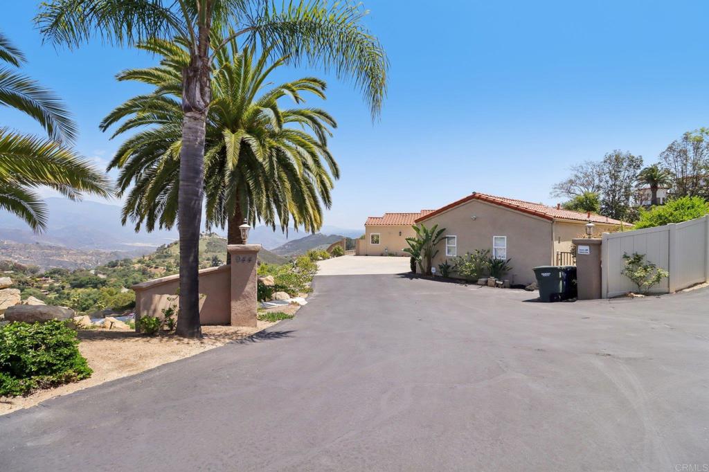 Fallbrook, California, 92028, United States, 3 Bedrooms Bedrooms, ,2 BathroomsBathrooms,Residential,Pending,1929395