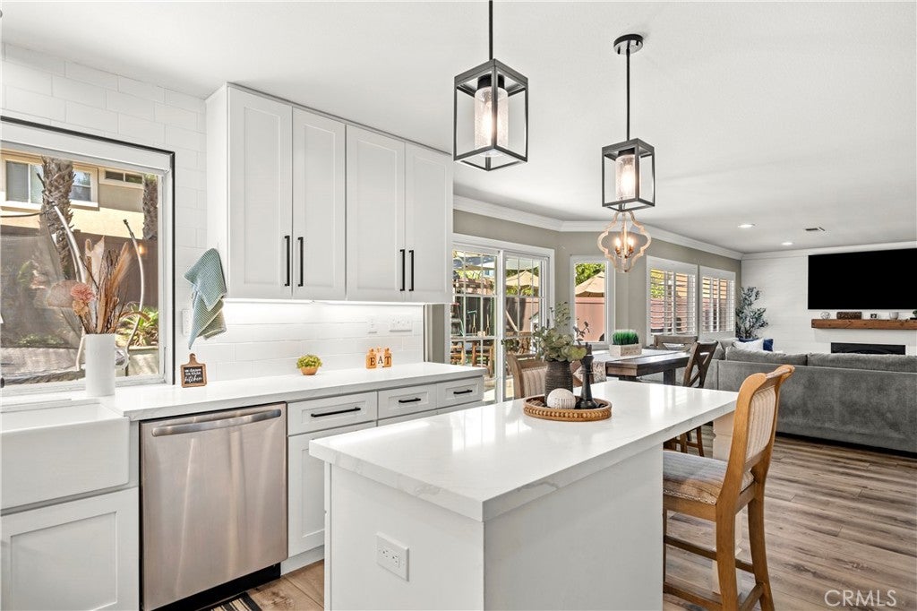 Rancho Santa Margarita, California, 92688, United States, 4 Bedrooms Bedrooms, ,3 BathroomsBathrooms,Residential,Active,1944272