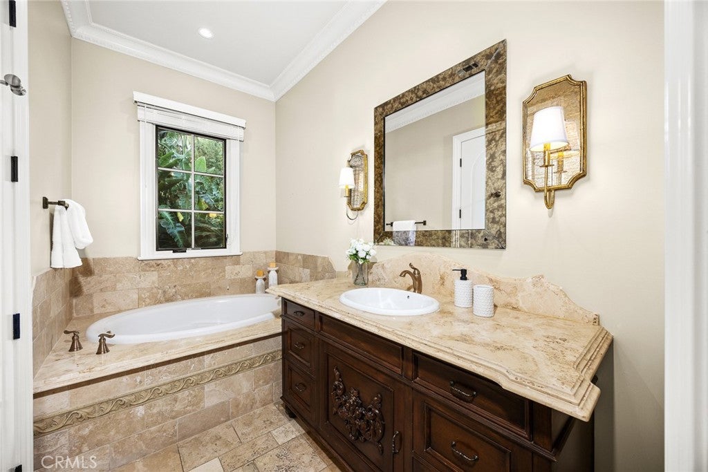 Arcadia, California, 91007, United States, 4 Bedrooms Bedrooms, ,5 BathroomsBathrooms,Residential,Active,1968391