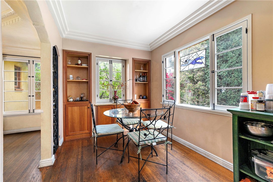 Los Angeles, California, 90035, United States, 3 Bedrooms Bedrooms, ,2 BathroomsBathrooms,Residential,Active,1922738