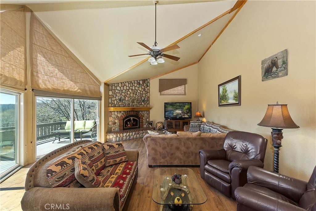 Lake Arrowhead, California, 92352, United States, ,5 BathroomsBathrooms,Residential,Active,1781875