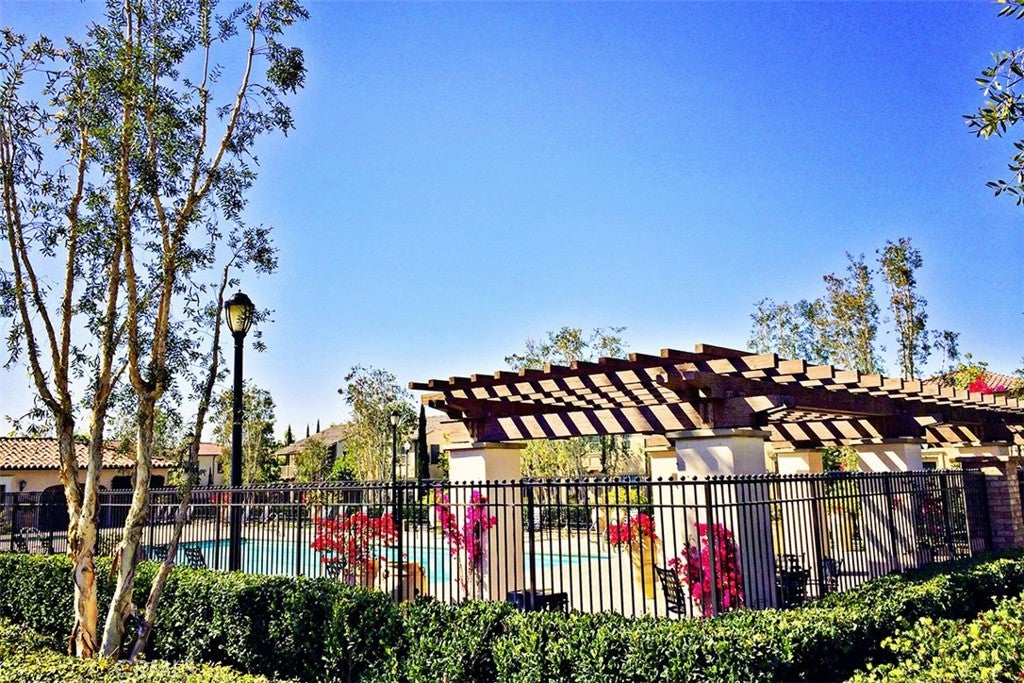 Irvine, California, 92618, United States, 3 Bedrooms Bedrooms, ,3 BathroomsBathrooms,Residential,Contingent,1986914