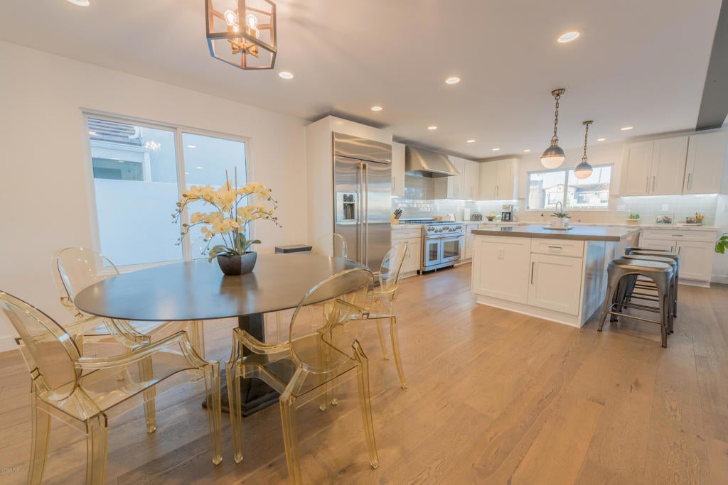 Ventura, California, 93001, United States, 3 Bedrooms Bedrooms, ,3 BathroomsBathrooms,Residential,Contingent,1944076