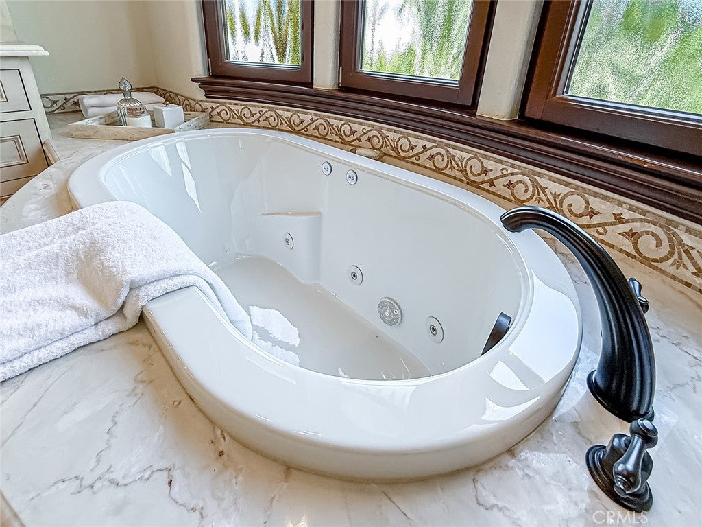 Westlake Village, California, 91361, United States, 3 Bedrooms Bedrooms, ,4 BathroomsBathrooms,Residential,Active,1985851