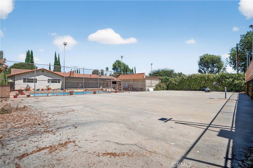 Granada Hills, California, 91344, United States, 5 Bedrooms Bedrooms, ,4 BathroomsBathrooms,Residential,Active,1929698