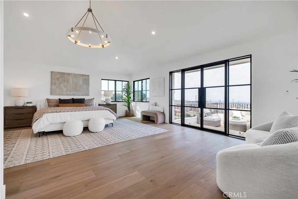 Redondo Beach, California, 90277, United States, 4 Bedrooms Bedrooms, ,3 BathroomsBathrooms,Residential,Active,1990651