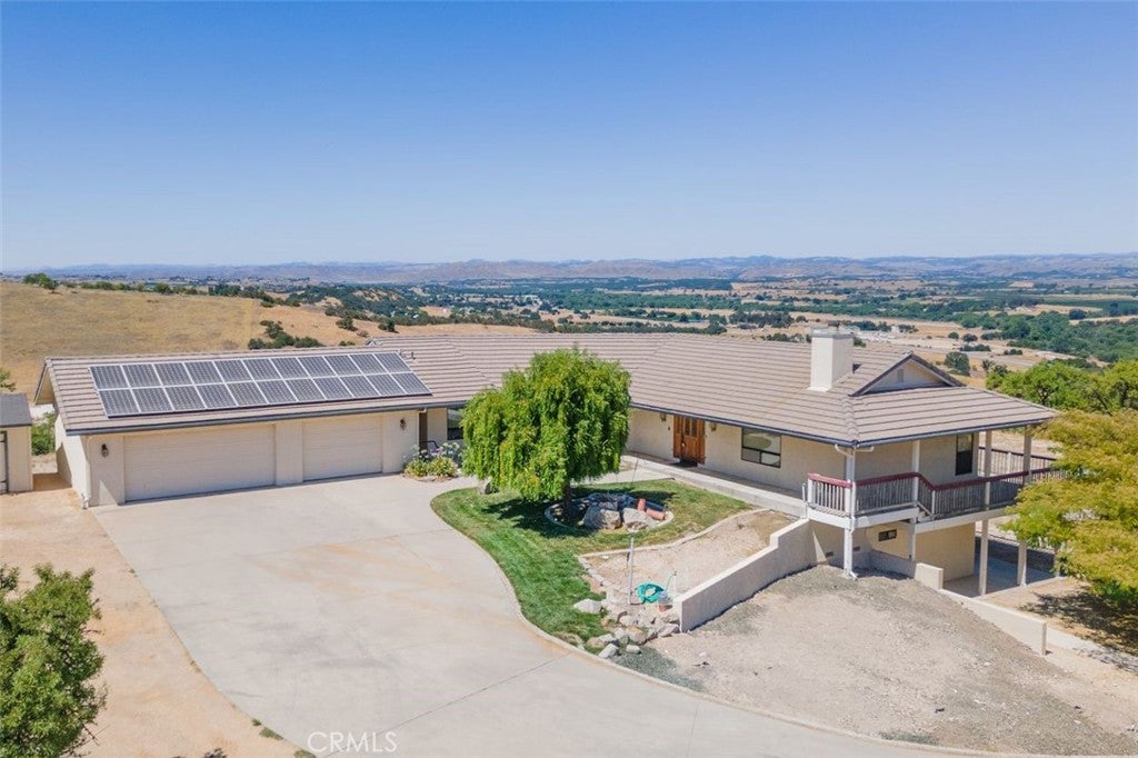 Paso Robles, California, 93446, United States, 3 Bedrooms Bedrooms, ,3 BathroomsBathrooms,Residential,Active,1909831