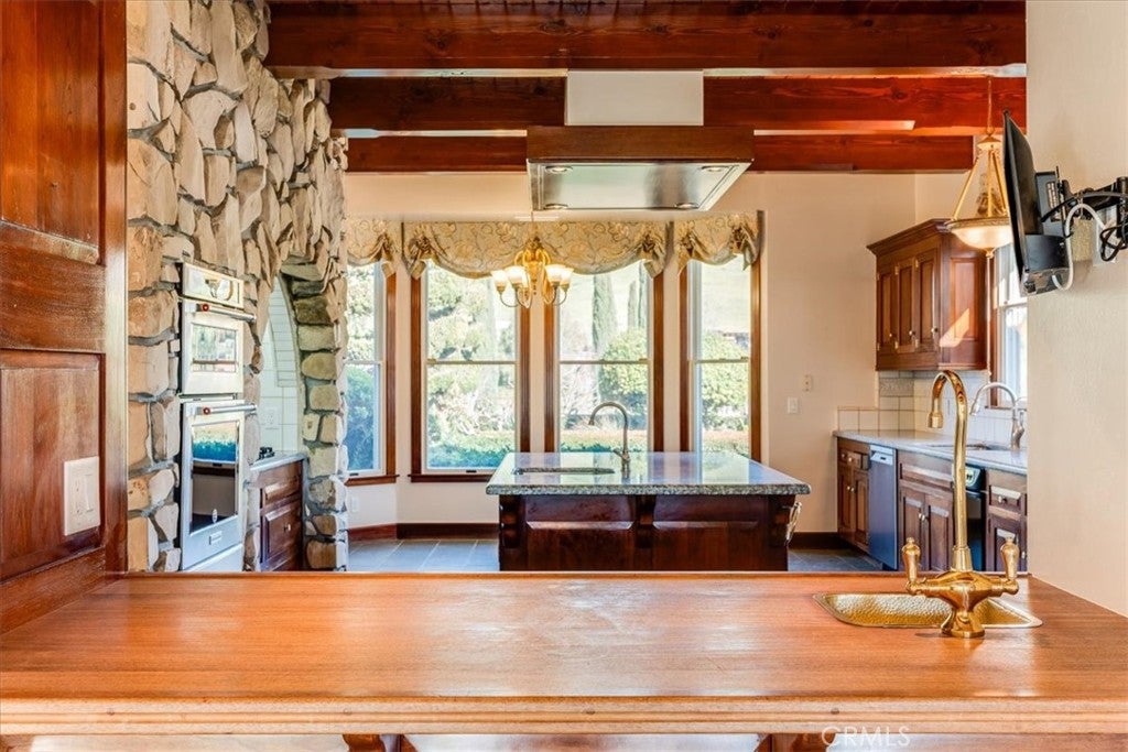 Paso Robles, California, 93446, United States, 4 Bedrooms Bedrooms, ,5 BathroomsBathrooms,Residential,Active,2016421