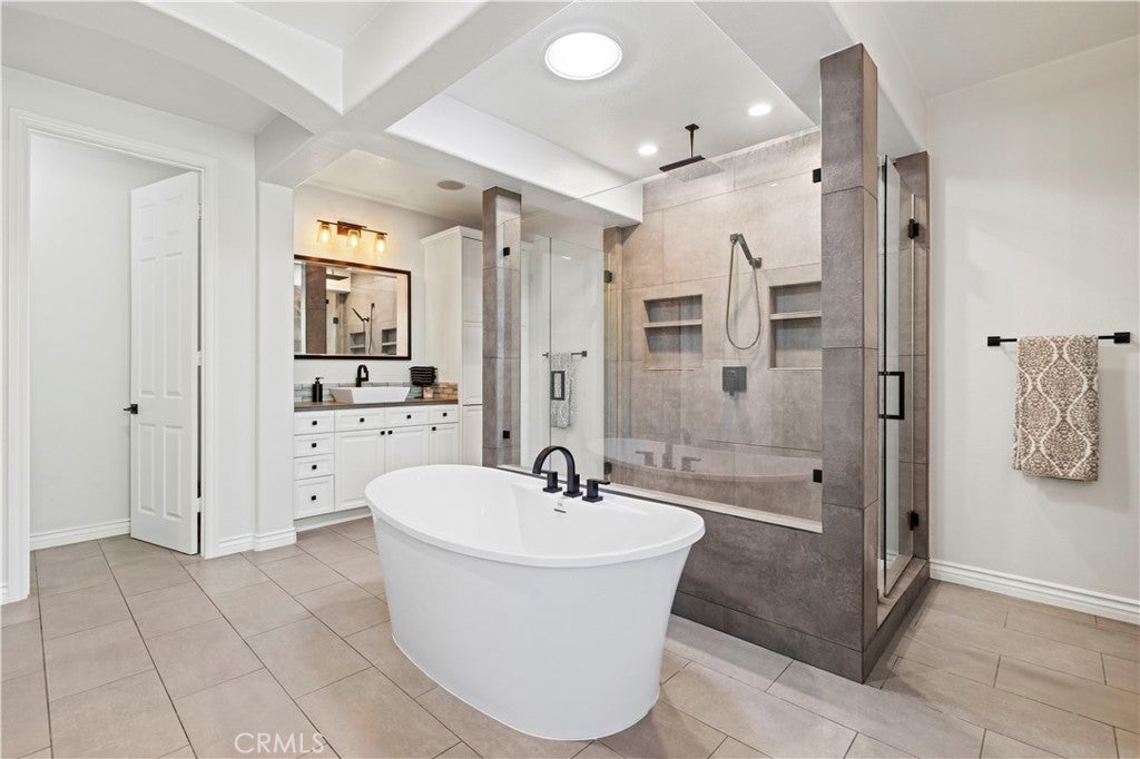 Stevenson Ranch, California, 91381, United States, 5 Bedrooms Bedrooms, ,4 BathroomsBathrooms,Residential,Active,2015851