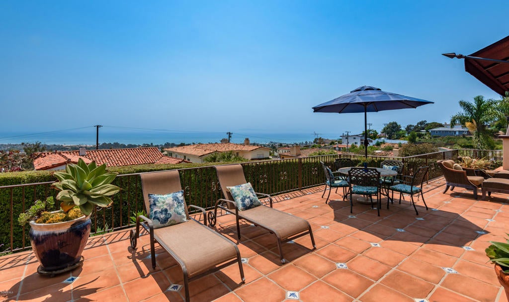 Ventura, California, 93001, United States, 3 Bedrooms Bedrooms, ,3 BathroomsBathrooms,Residential,Active,1944044