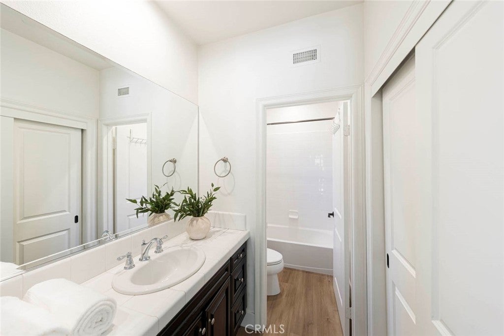 San Clemente, California, 92673, United States, 6 Bedrooms Bedrooms, ,5 BathroomsBathrooms,Residential,Active,1922275