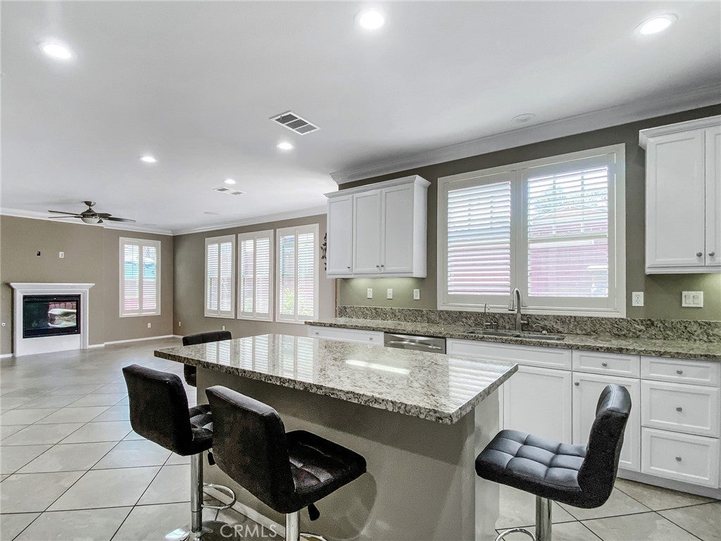 Long Beach, California, 90804, United States, 4 Bedrooms Bedrooms, ,4 BathroomsBathrooms,Residential,Active,1986886